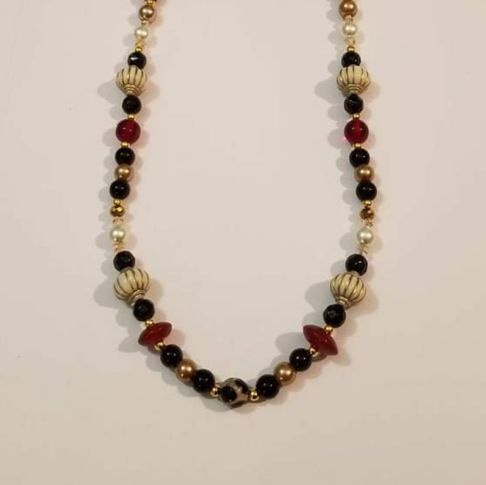 Woman Necklace - Picture 3 of 3